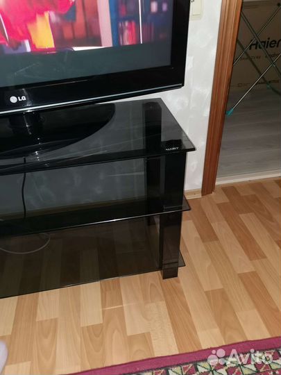 Стеклянная тумба под тв