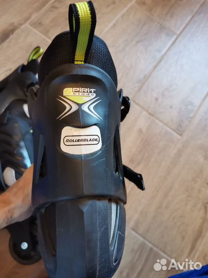 Роликовые коньки