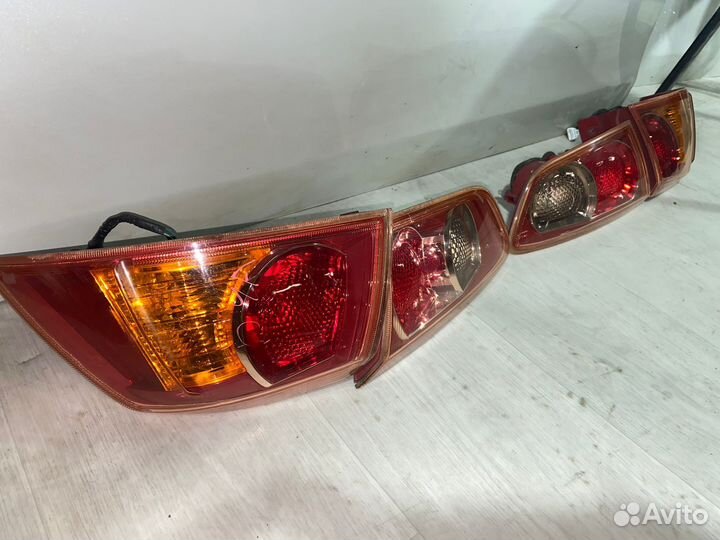 Mitsubishi lancer 10 задний фонарь