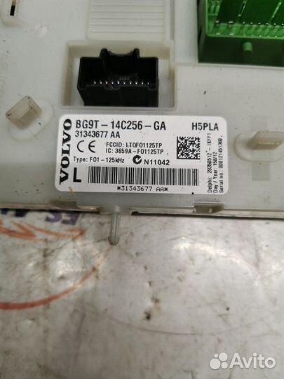 Блок предохранителей салона Volvo V60 2.0 дизель