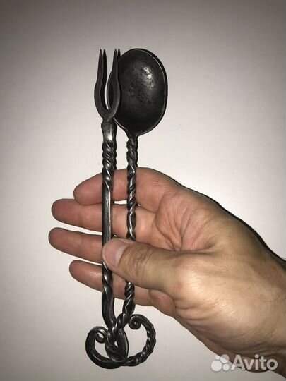 Кованные столовые приборы. нож, вилка ложка