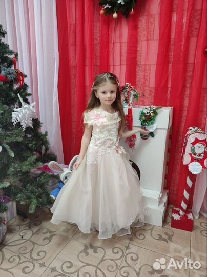 Нарядное платье для девочки 122 128