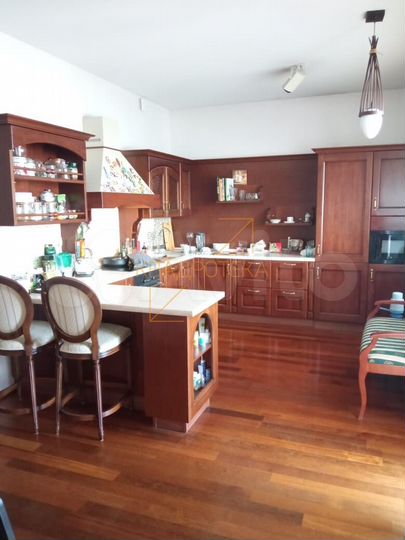 4-к. квартира, 162 м², 5/5 эт.