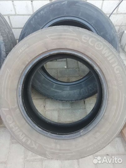 Kumho Ecowing ES01 KH27 215/65 R16