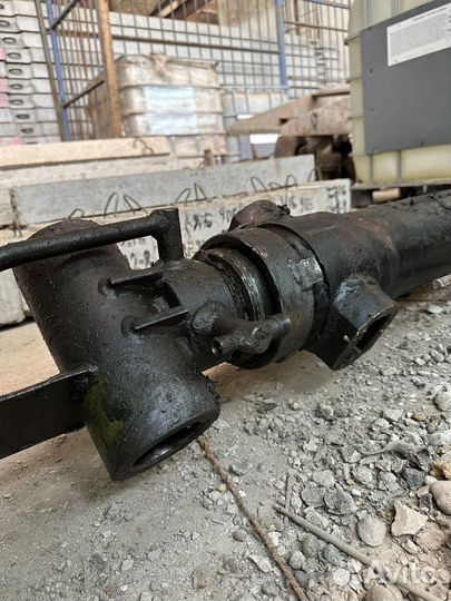 Цилиндр телескопирования стрелы Ц125.701.00