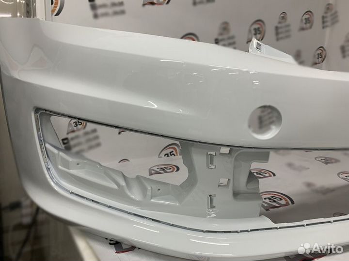 Бампер поло седан белый