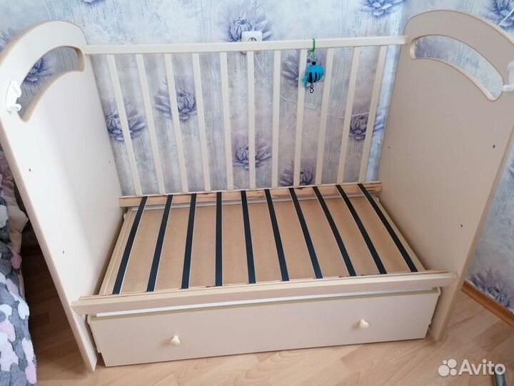 Детская кроватка