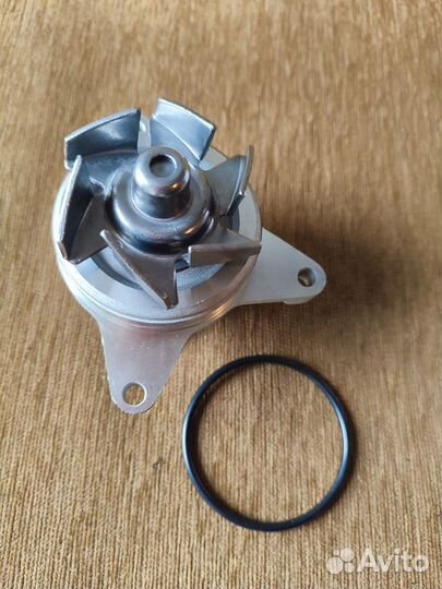 Помпа водяная на форд фокус 2-3, Мондео 4 2.0л