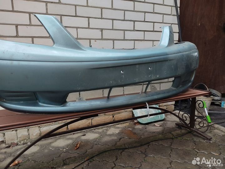 Бампер на Mazda MPV II