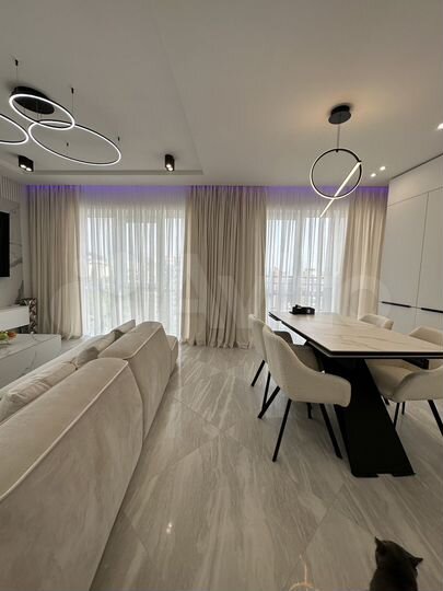 3-к. квартира, 90 м², 18/21 эт.