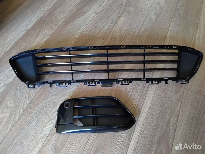 Решетка бампера передняя Bmw X1 F48 2015-2018