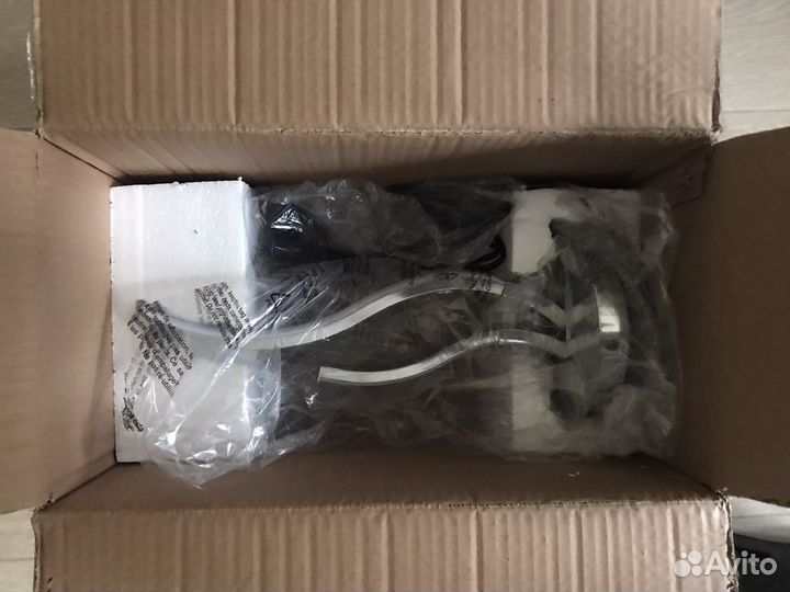 Светодиодная настольная лампа