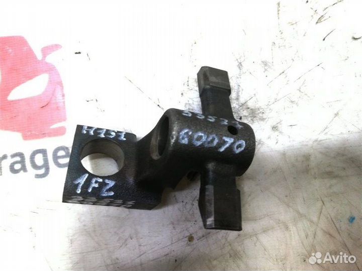 Кронштейн кпп Toyota Land Cruiser FZJ80 1FZ 1993