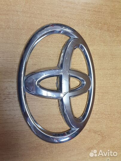 Эмблема toyota