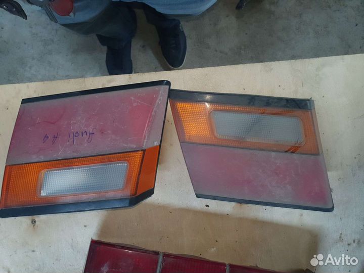 Задние фонари в крышке на ауди 100