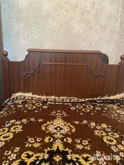 Кровать