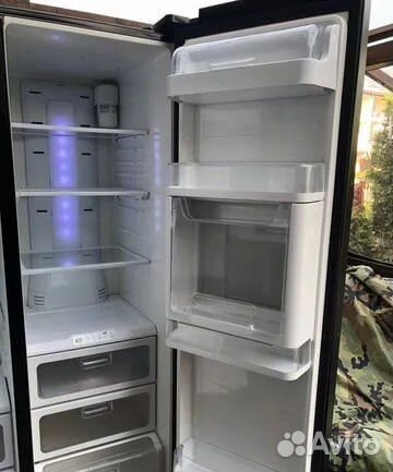 Зеркальный холодильник Samsung side by side