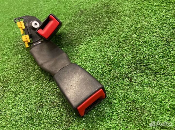 Замок ремня безопасности задний Mercedes-Benz