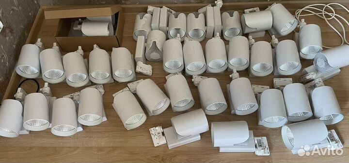 Свтодиодный трековый светильник aldi 30w 4200