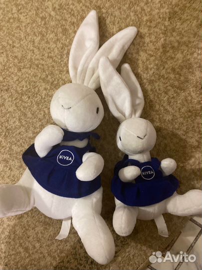 Много игрушек для девочки