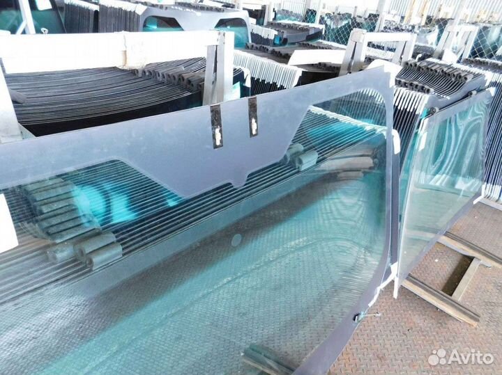 Заднее стекло на Kia Seltos