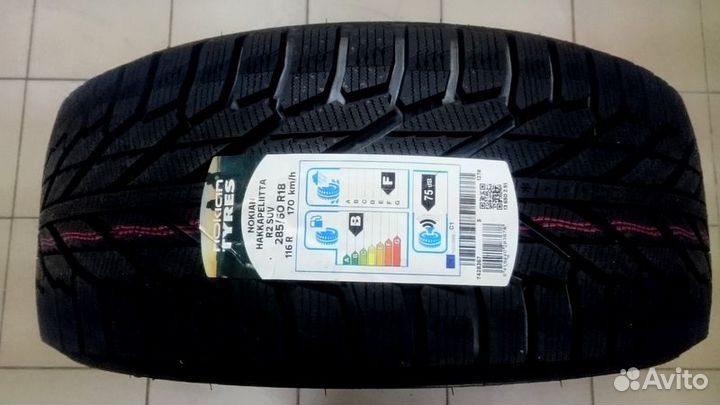 Nokian Tyres Hakkapeliitta R2 235/60 R17 106R
