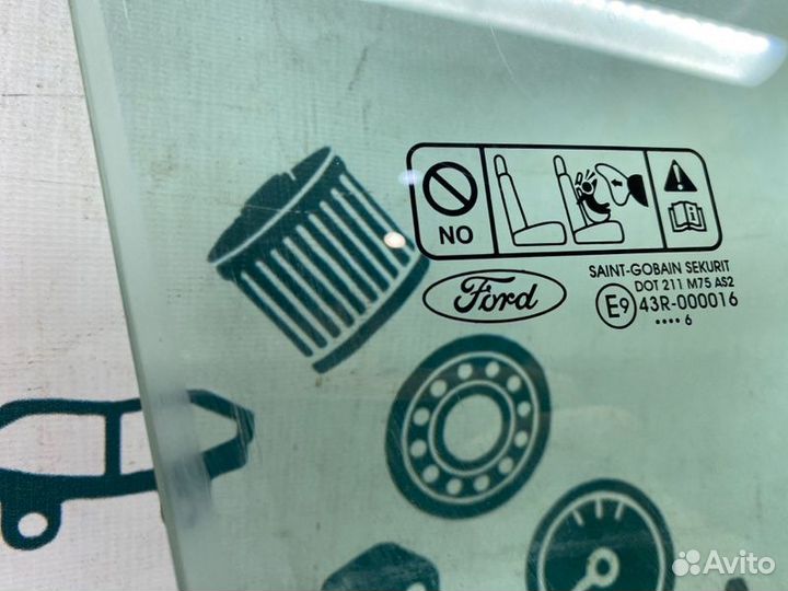 Стекло двери переднее правое Ford Focus 2 hwda