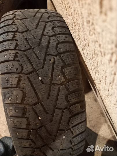 Pirelli Ice Zero 215/65 R16