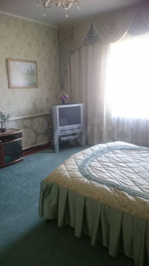 Дом 275 м² на участке 9 сот.