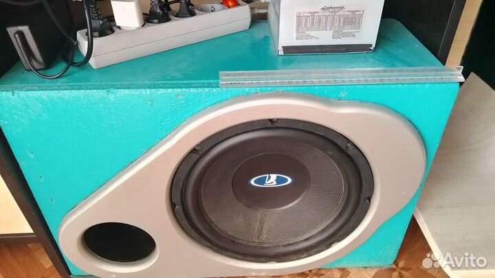 Активный сабвуфер