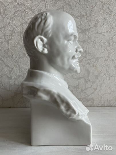 Бюст Ленина