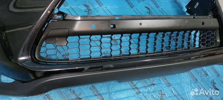 Бампер Лексус NX с юбкой и решеткой черный 14-17