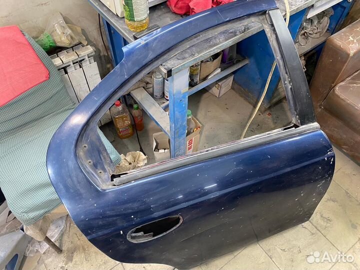 Дверь задняя правая Додж Неон 2