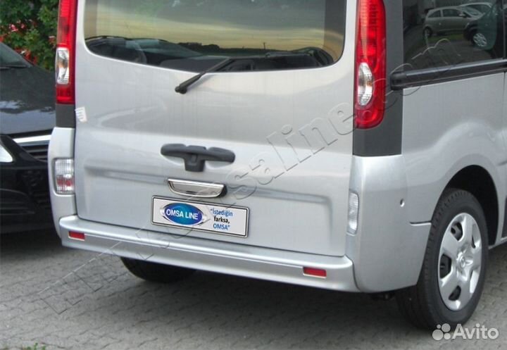 Накладка над номером Renault Trafic 2001-2014