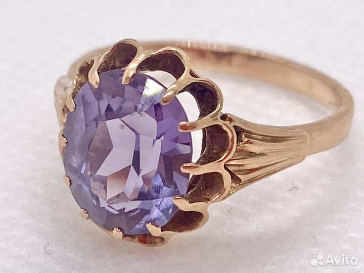 Золотое кольцо с красивейшим Александритом 583