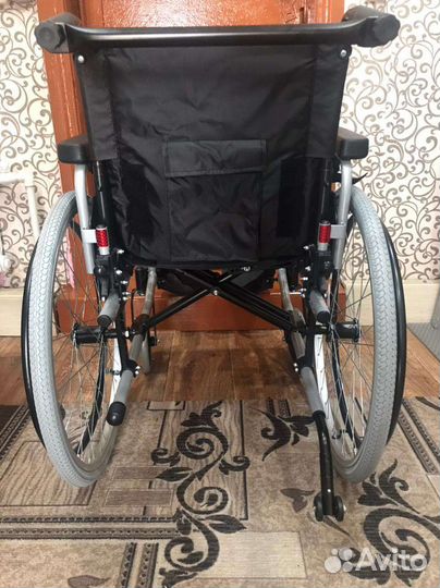 Инвалидная коляска. новая