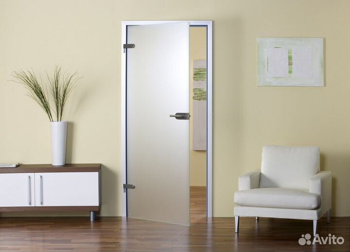 Дверь стеклянная