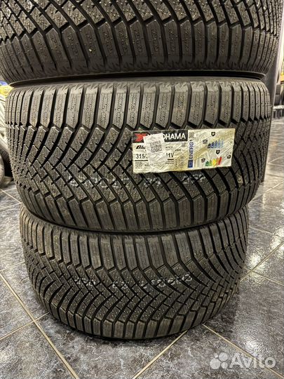 Yokohama BluEarth Winter V906 275/40 R22 и 315/35 R22