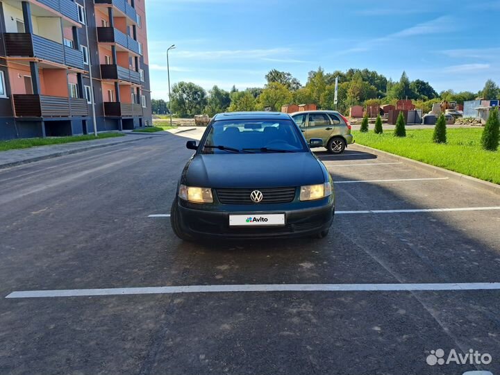 Volkswagen Passat 1.6 МТ, 1997, 243 200 км