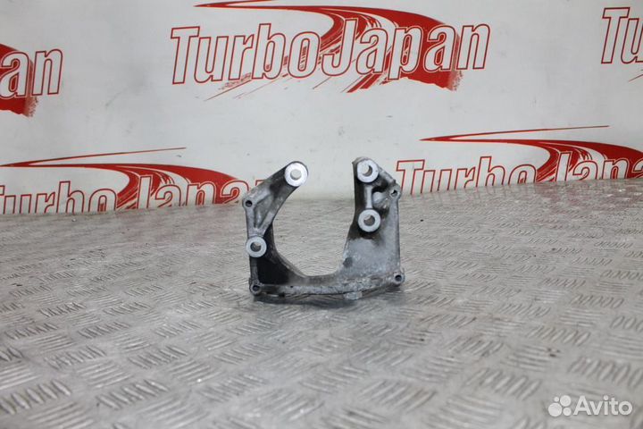 Кронштейн компрессора кондиционера 4JX1 Isuzu