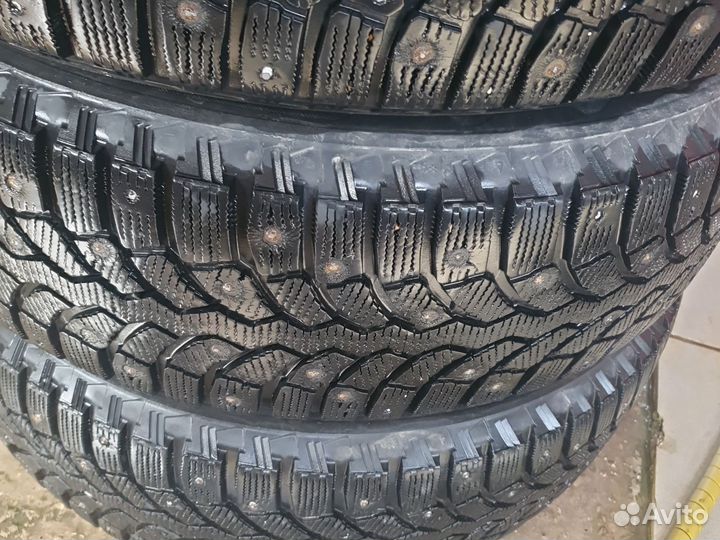 Bridgestone Blizzak Spike-01 225/65 R17 106T