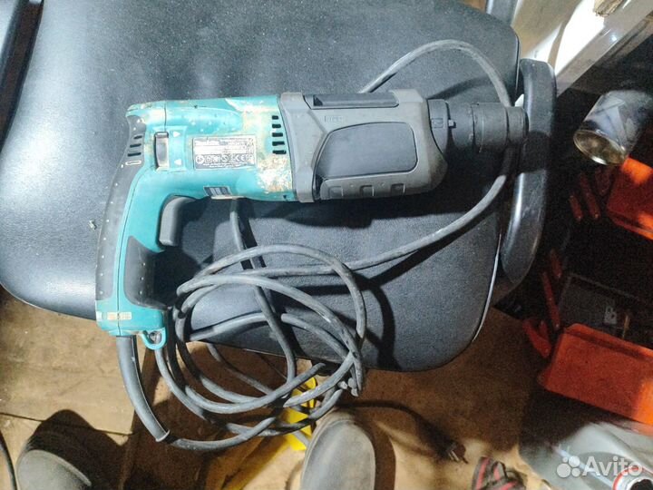 Перфоратор makita HR 2470 бу