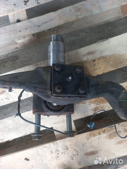 Кулак поворотный левый Daf Xf95 2013