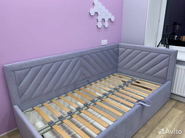 Кровать детская угловая с подъемным механизмом