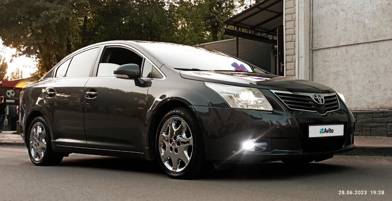 Toyota Avensis: фото владельца