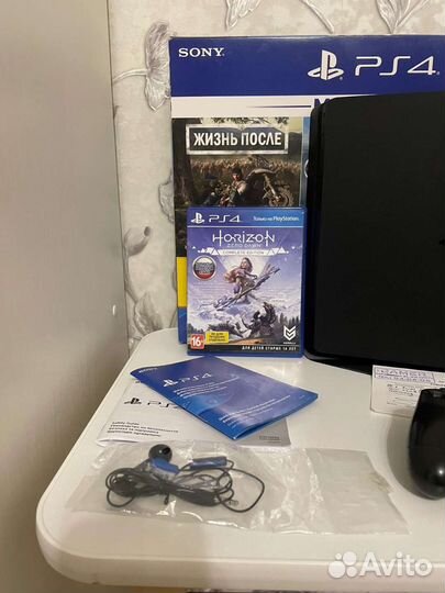 Sony PlayStation 4 Slim