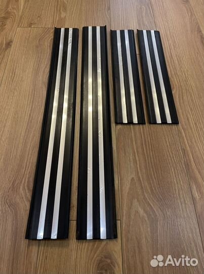 Накладки на пороги BMW e34