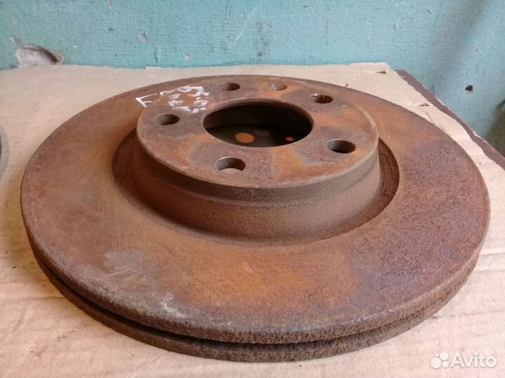 Диск тормозной передний Volkswagen Passat B5