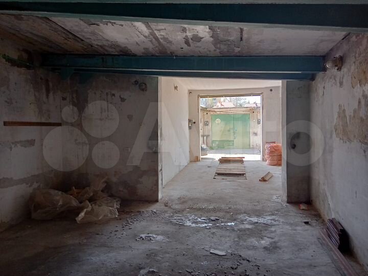 Гараж, > 30 м²