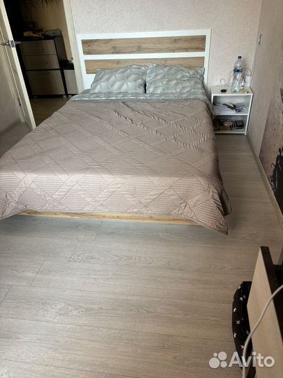 Кровать двухспальная 140 200 бу